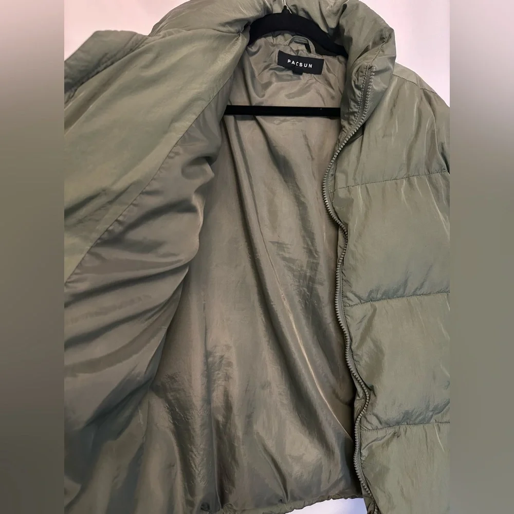 PacSun Olive Green Puffer Jacket Size Small Lightweight Quilted Zip Front Coat - Picture 6 of 9